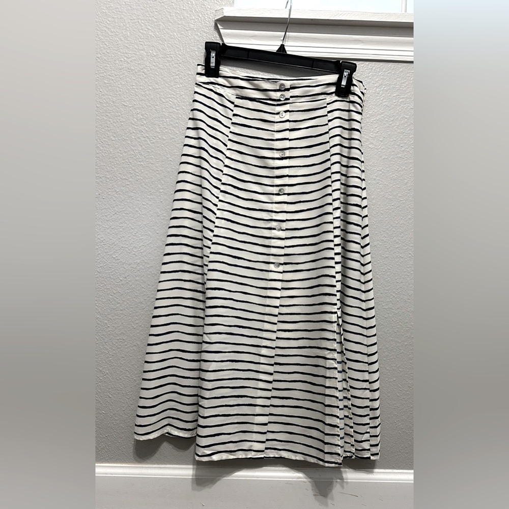 Striped high waisted skirt